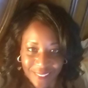 Meet your Posher, Latoshia